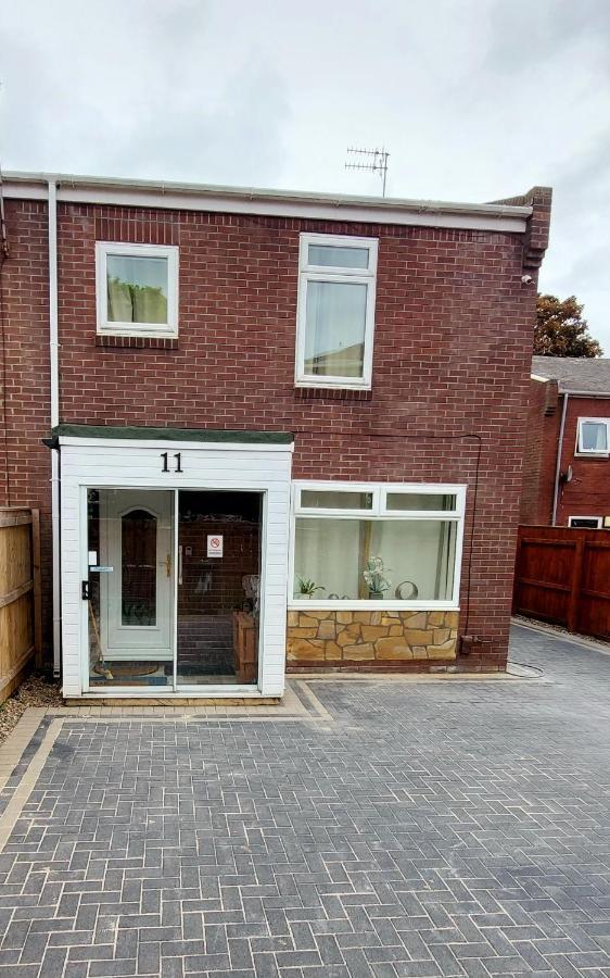 Milton House: 3-Bed Home with Free Wi-Fi and Parking in Newcastle Exterior photo