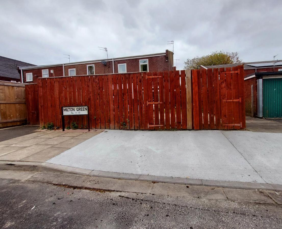 Milton House: 3-Bed Home with Free Wi-Fi and Parking in Newcastle Exterior photo