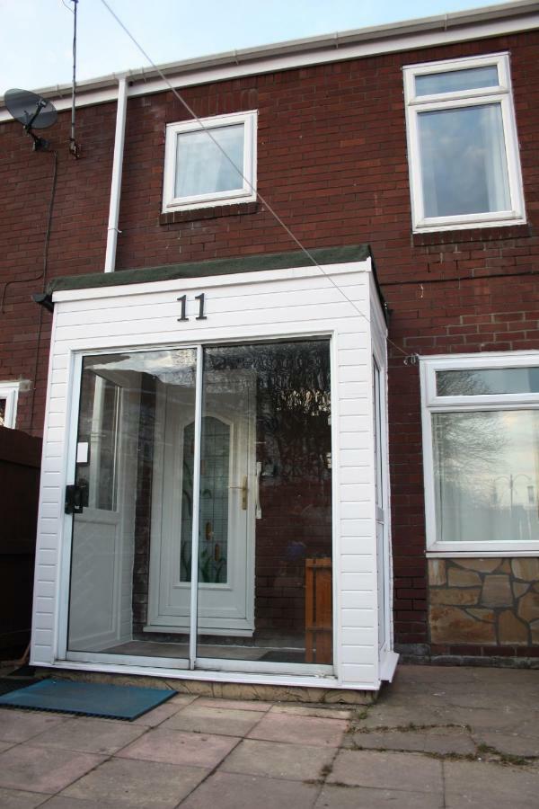 Milton House: 3-Bed Home with Free Wi-Fi and Parking in Newcastle Exterior photo