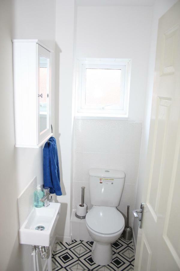 Milton House: 3-Bed Home with Free Wi-Fi and Parking in Newcastle Exterior photo